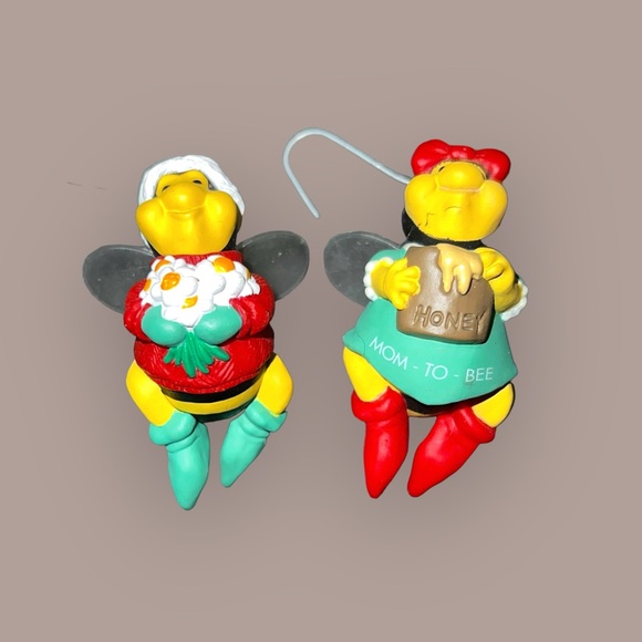 1993 Hallmark Mom & Dad To Bee Christmas Ornaments - Picture 4 of 12